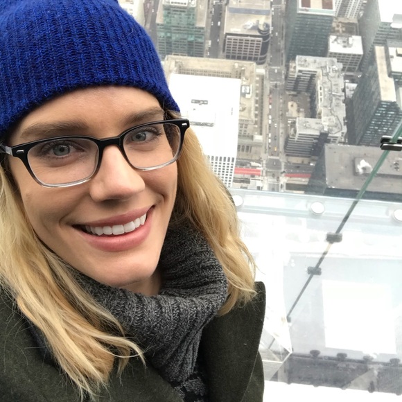 Meet your Posher, Kari - Picture 2 of 4